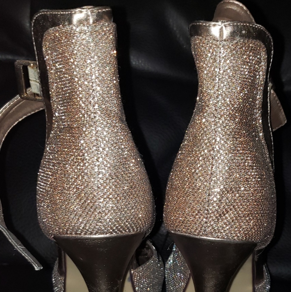 Ankle Strapped Glitter Gold Stalidos - Picture 6 of 6